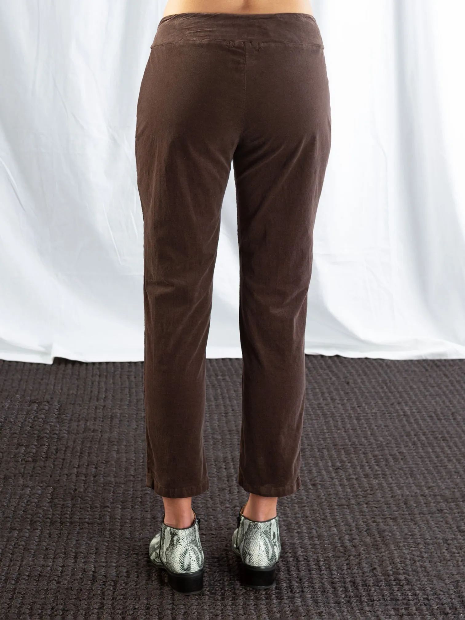 Cord Slim Ankle Pant Chocolate