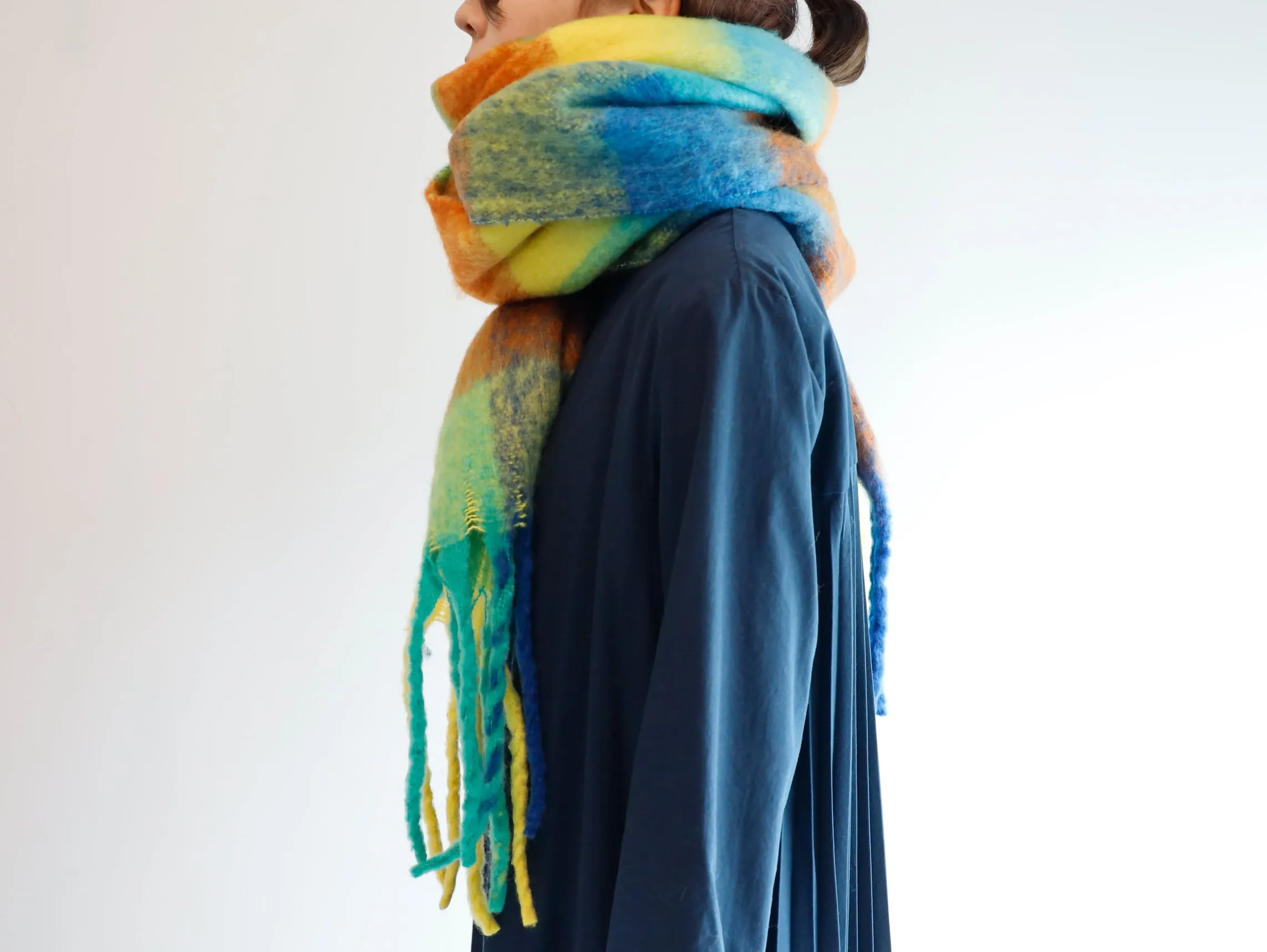 <A15>  OVERSIZED Scarf