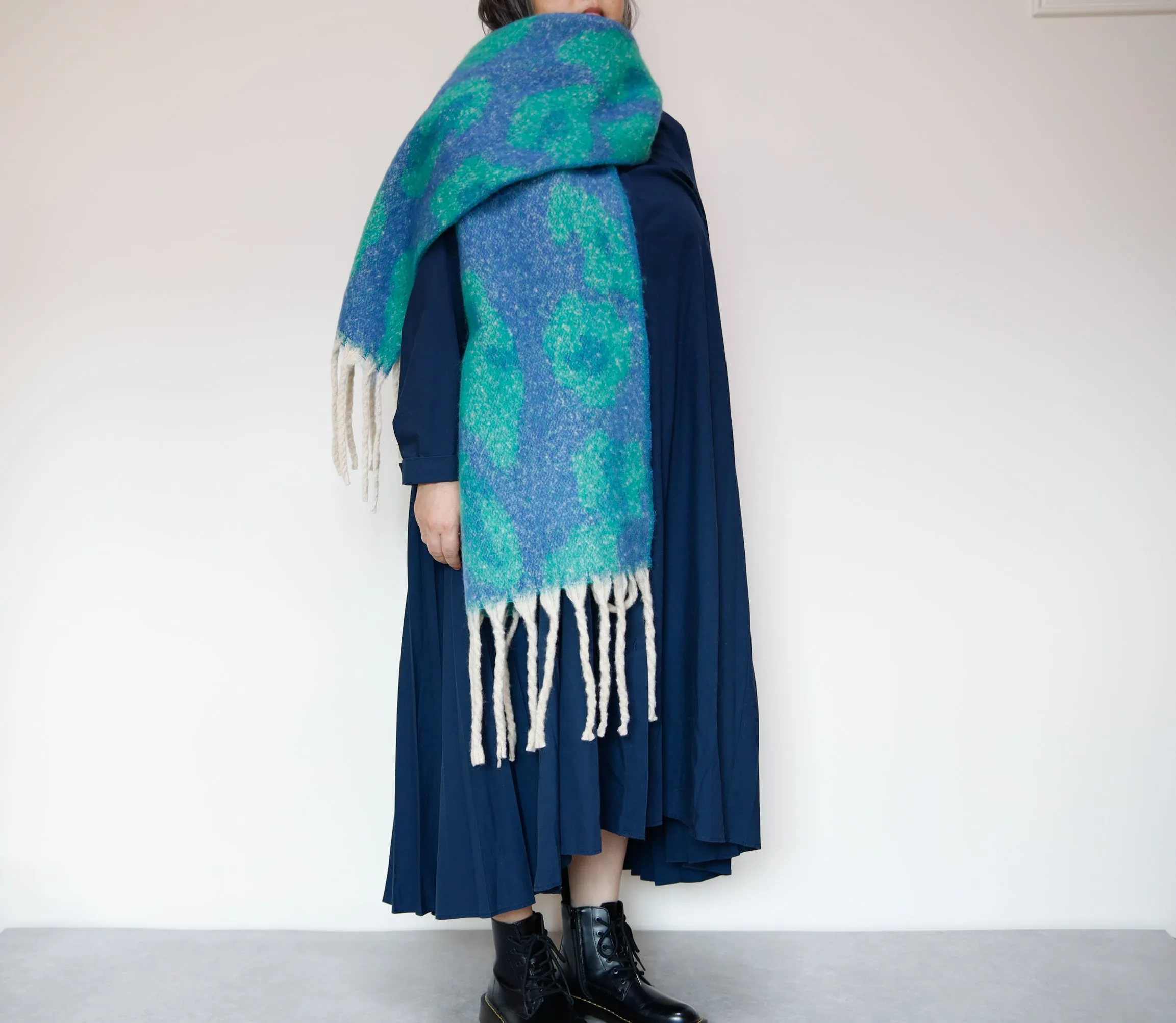 <A23>  OVERSIZED Scarf