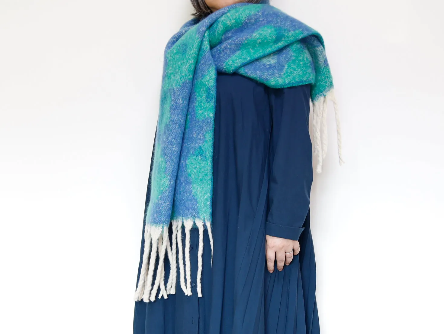 <A23>  OVERSIZED Scarf