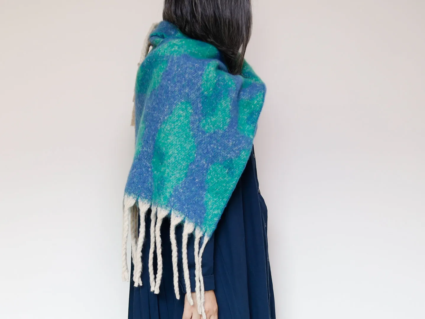 <A23>  OVERSIZED Scarf