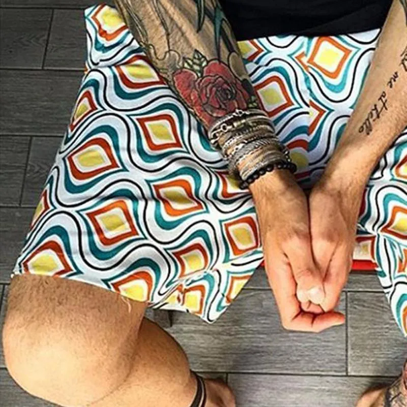 Men Elastic Waist Printed Shorts