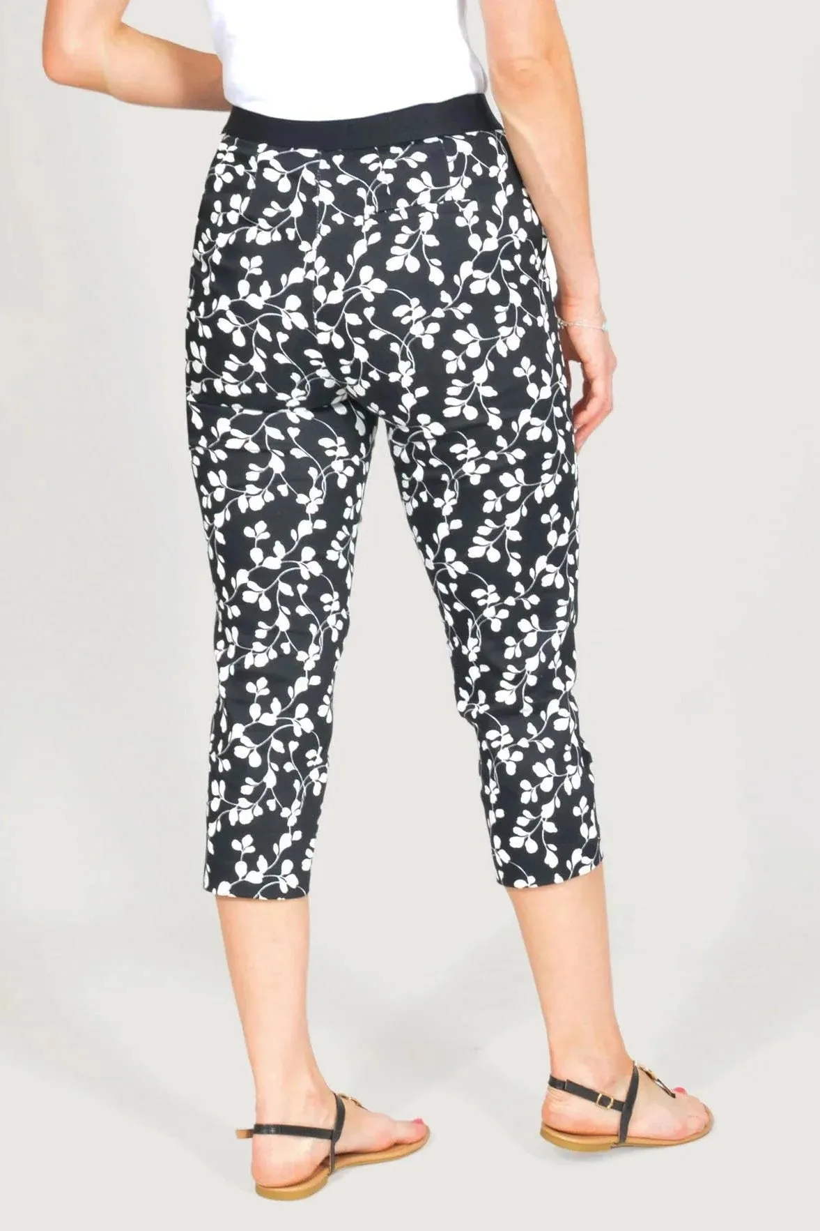 Mia Slim Floral Crop Trousers