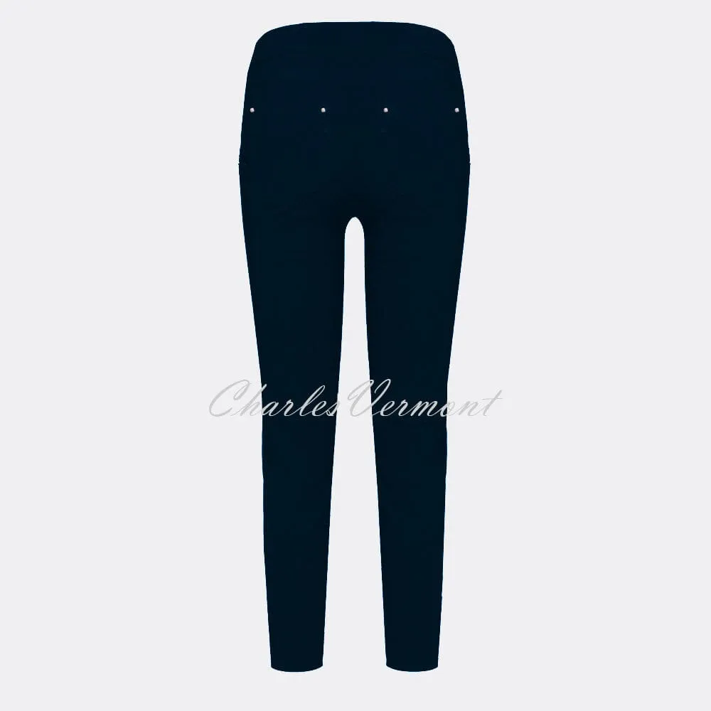 Robell Nena 09 – 7/8 Cropped Trouser 52490-5499-69 (Navy)